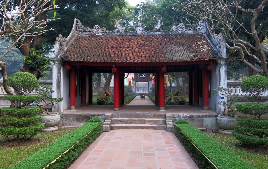 Dai Trung Gate