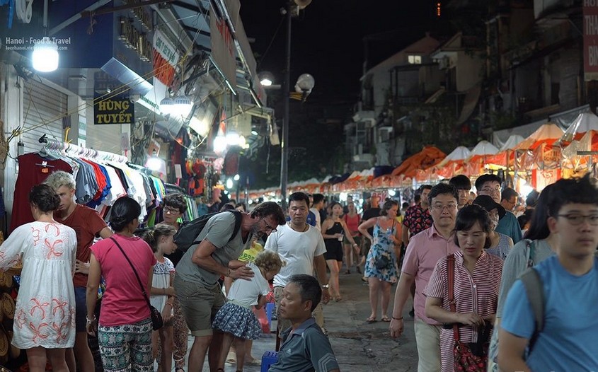 Hanoi walking night market