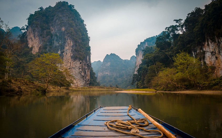 boat trip in ba be lake