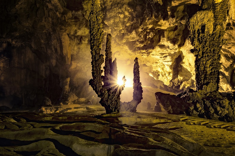 Nguom Ngao cave