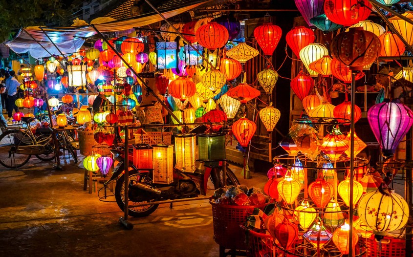 night market in Hoi An