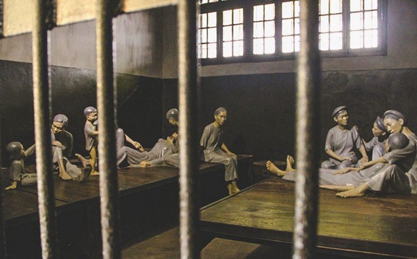 Hoa Lo Prison