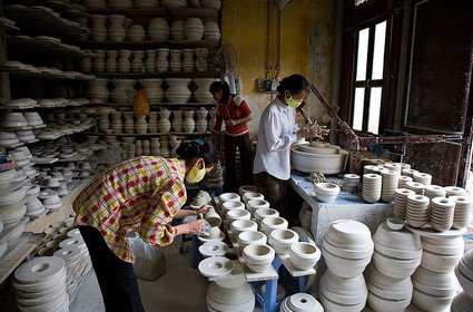 bat trang pottery village tour